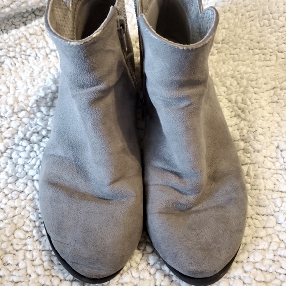 Girls ankle boots gray suade leather zip up. - Picture 3 of 11